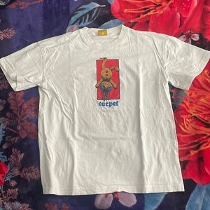 capet, M, white blue red and brown